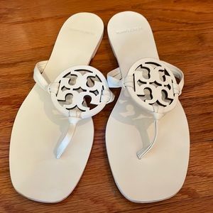 ⭐️Tory Burch Millers pure white square toe⭐️only wore a few times! Size 8.5